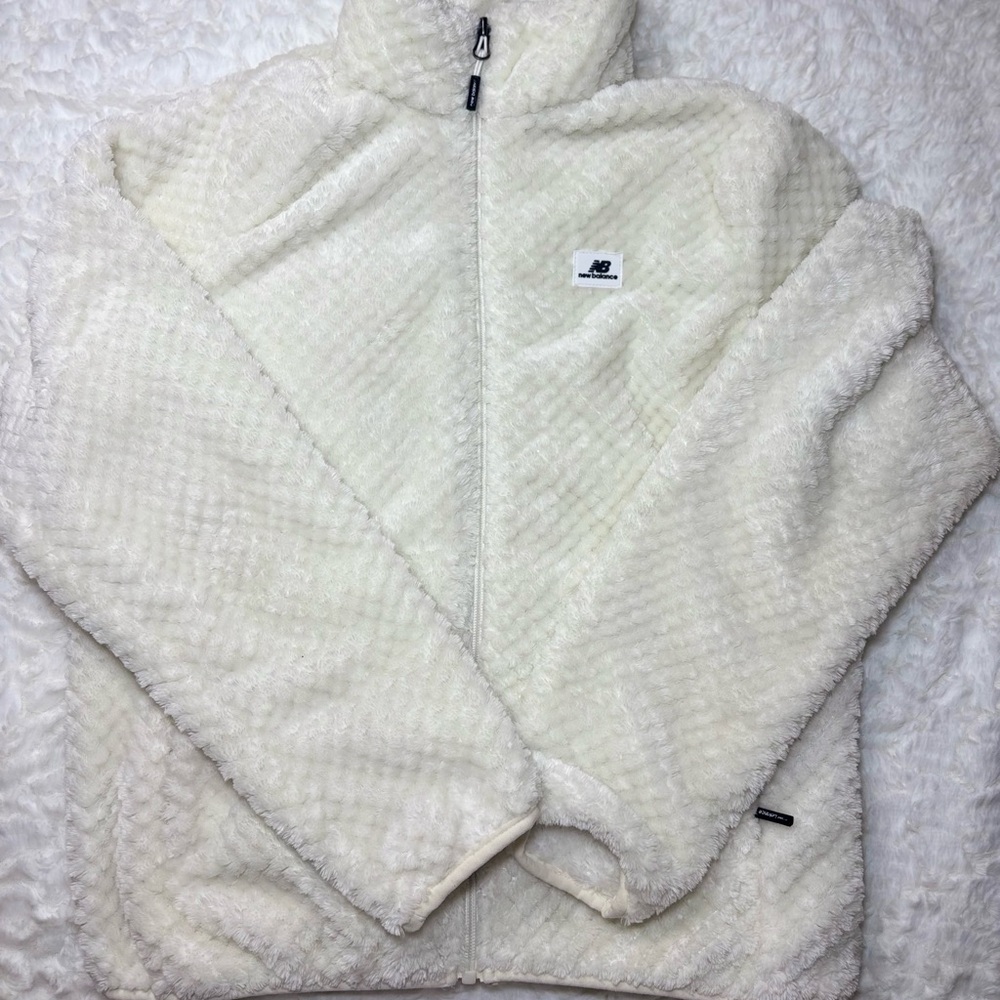 New Balance Cream Fleece Jacket *Has Small hole on Side Seam*
